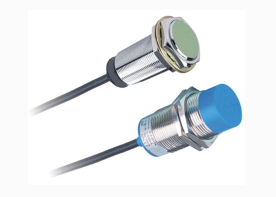 Count Bottles Adjustable Capacitive Type Proximity Sensor CM30 Wide Voltage Range
