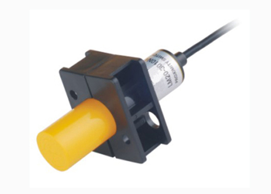 CM20 600Hz Resin Capacitive Proximity Sensor Three Wire Vibration Proof 50MΩ