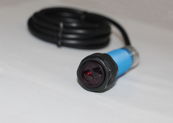 Diffuse Type Analog Photoelectric Switch G18